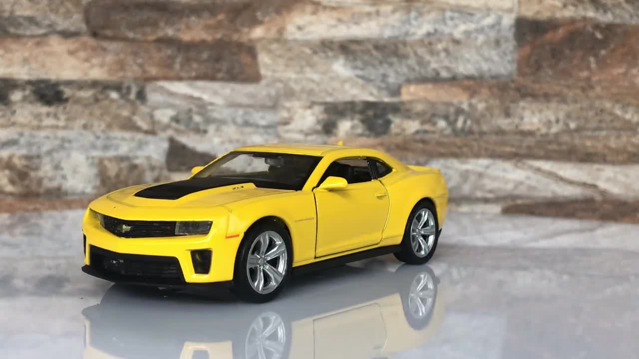 シボレー カマロ ZL1、スケール 1/36 モデルカー、コレクションカー