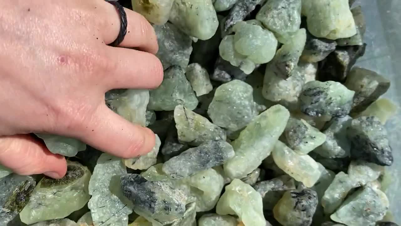 Raw Prehnite Stone (1