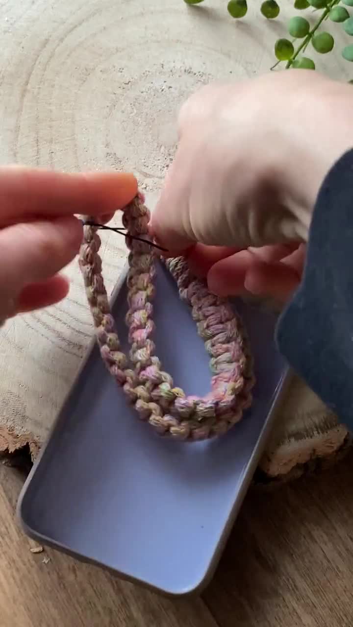 JYNVO Cordino Acrilico Arcobaleno Per Telefono – Colori Vivaci, Leggero E Super Trendy!