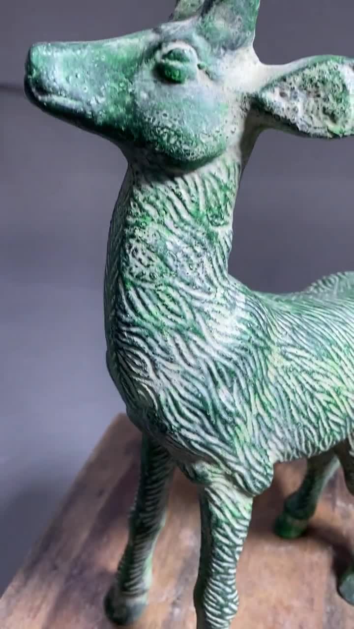 ペイントされた鹿、インドの庭の装飾、ブロンズ動物、鹿の装飾、手作り