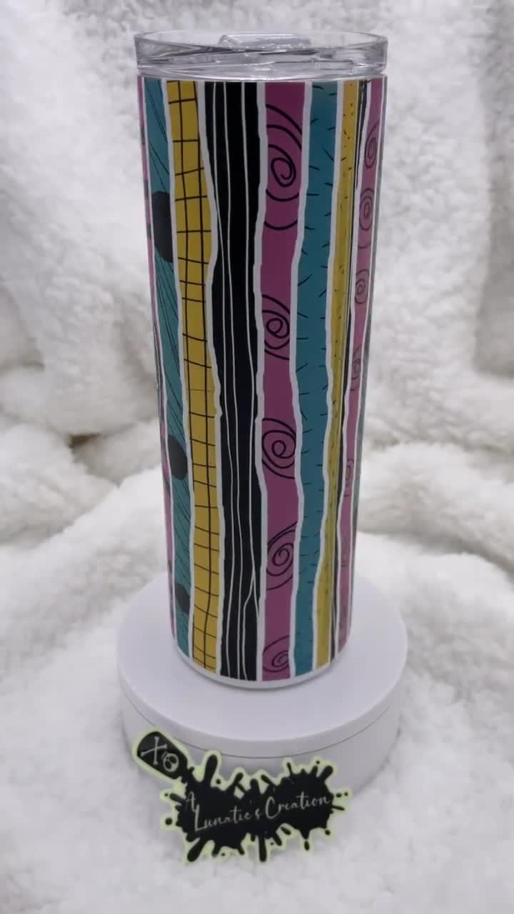 Skellington Coffee Green Glow gesublimeerde 20oz rechte skinny Tumbler met schuifdeksel en rietje - Nightmare Jack/Sally Pattern Tumbler video poster