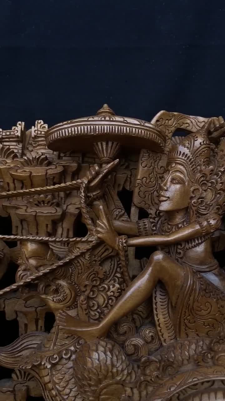 バリ島手作りのマハーバーラタ木製彫刻アート（インドネシア・バリ島産