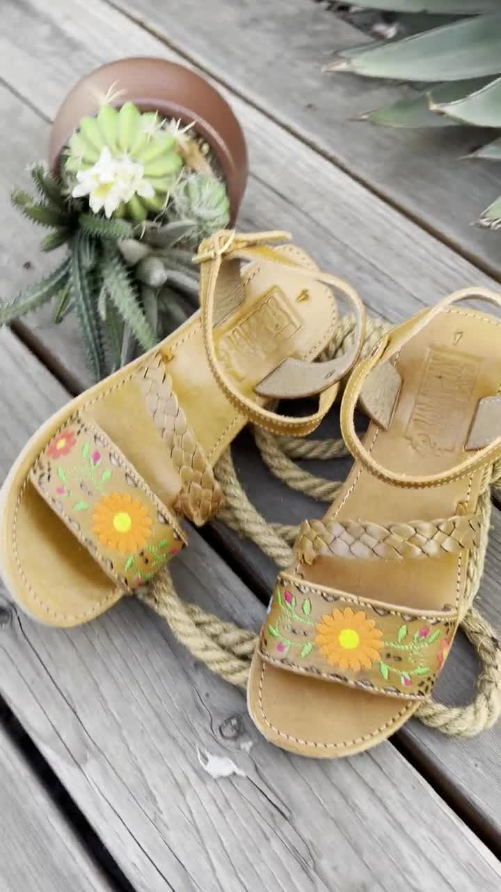 Womens Mexican Sandals, Handmade Leather Huaraches Sandals ,sandalias  Huaraches Mexicanos ,mexican Leather Shoes, Huarache Mujer JARDIN TAN 