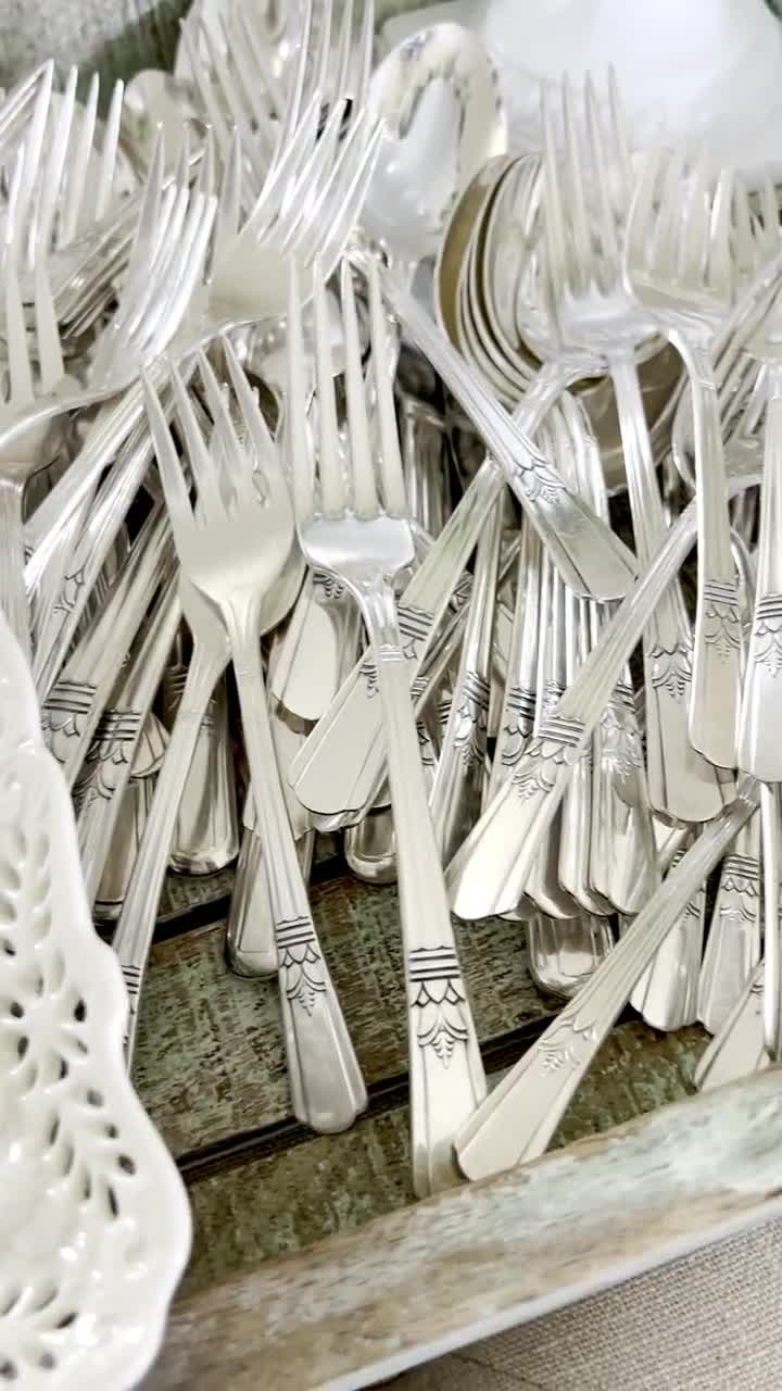 International Silver 87 Piece Silver Plate Silverplated Flatware