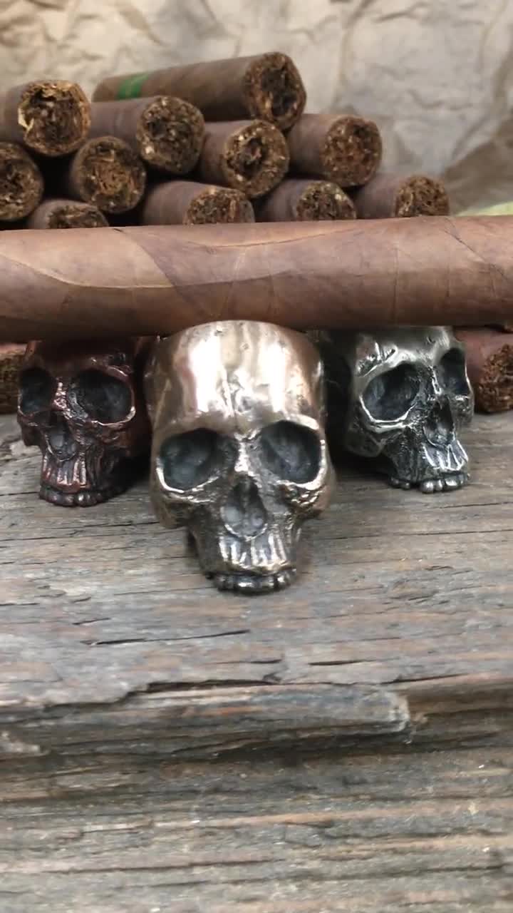 Couteau Coupe-cigare LE PETIT Laiton Skulls