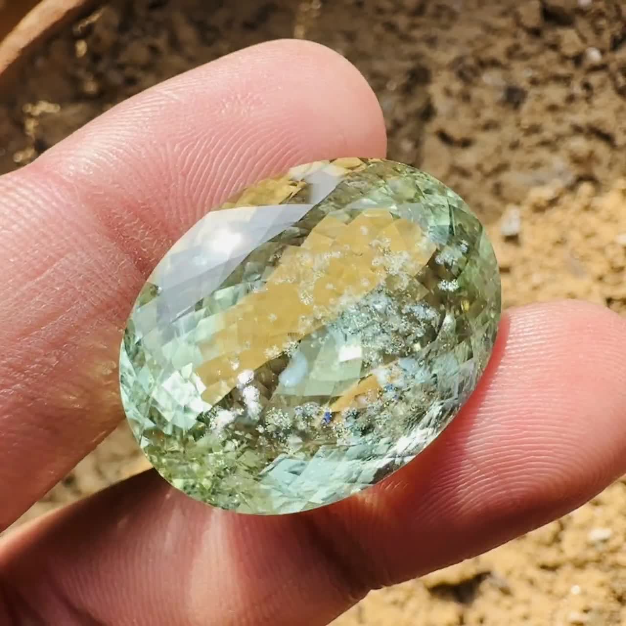 アクアマリンとグリーンファントムクォーツ アクアマリンとグリーンファントムクォーツ エメラルドグリーン