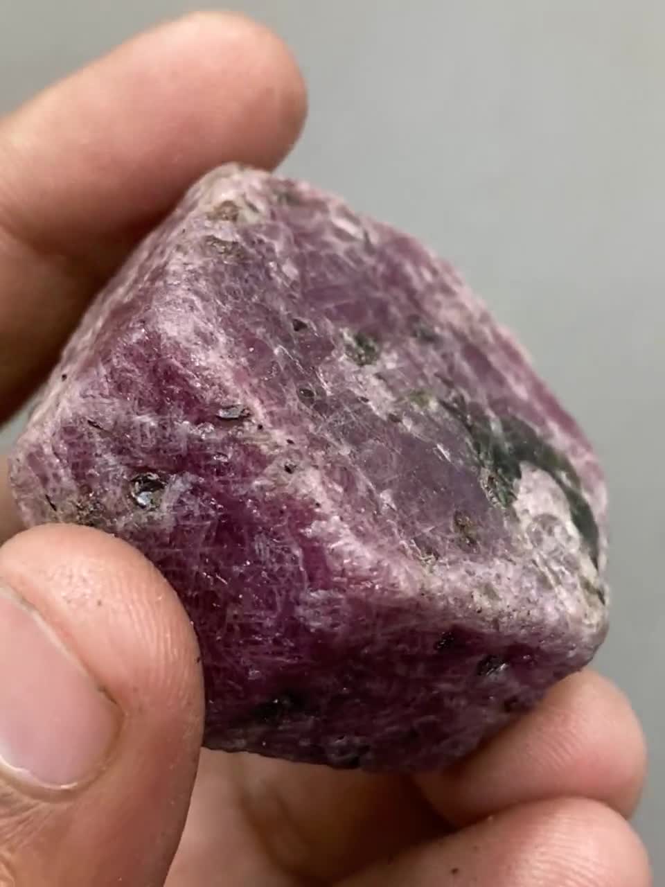 Ruby様ピンクオパールBIGリボンNo.1897 Raw Purple Ruby Crystal – 442.70 Carat, Record Keeper Specimen - Etsy