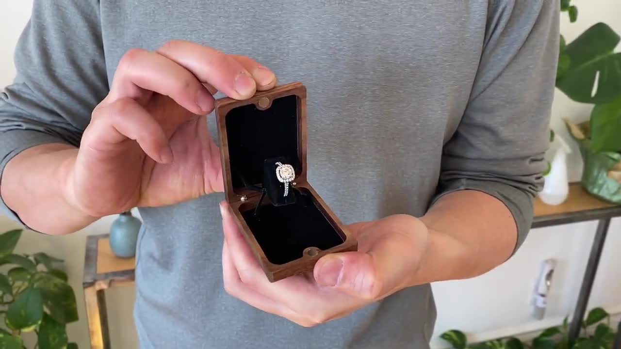 Buy X-braced Rotating Engagement Ring Box Slim Kinetic Ring Box