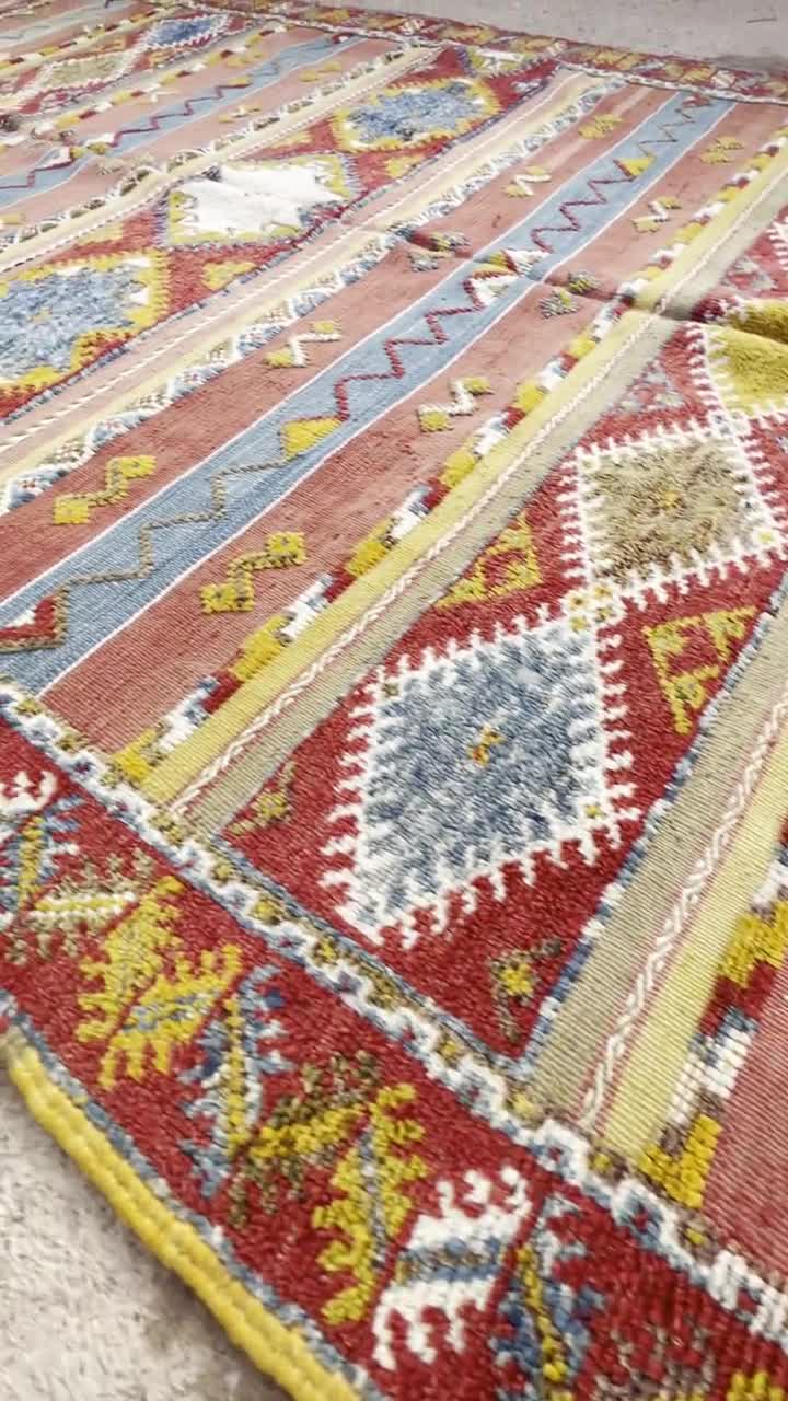 Minimalist rug 4x3 Feet - Moroccan Kilim Rug - Berber Rug - Hand weave Rug  - Red Area Rug - 4.6 X 3.4 Feet