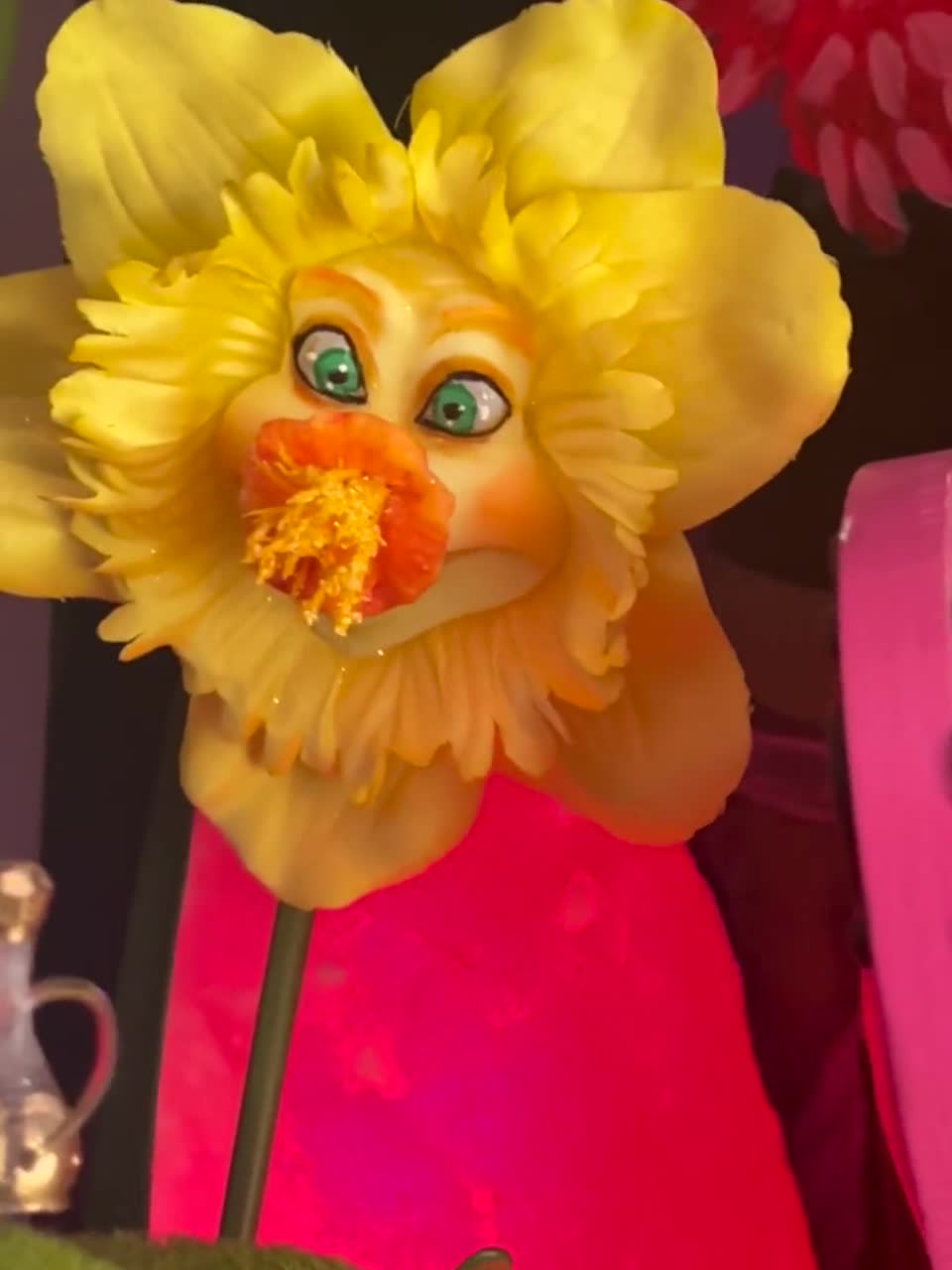 不思議の国のアリスのミニチュア「青い芋虫」サザーランド作 - Etsy 日本