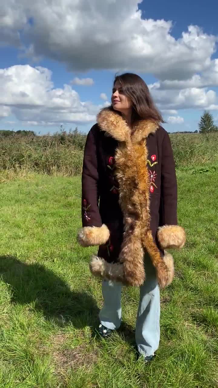 Afghan Sheepskin Coat Fia – Dandelie
