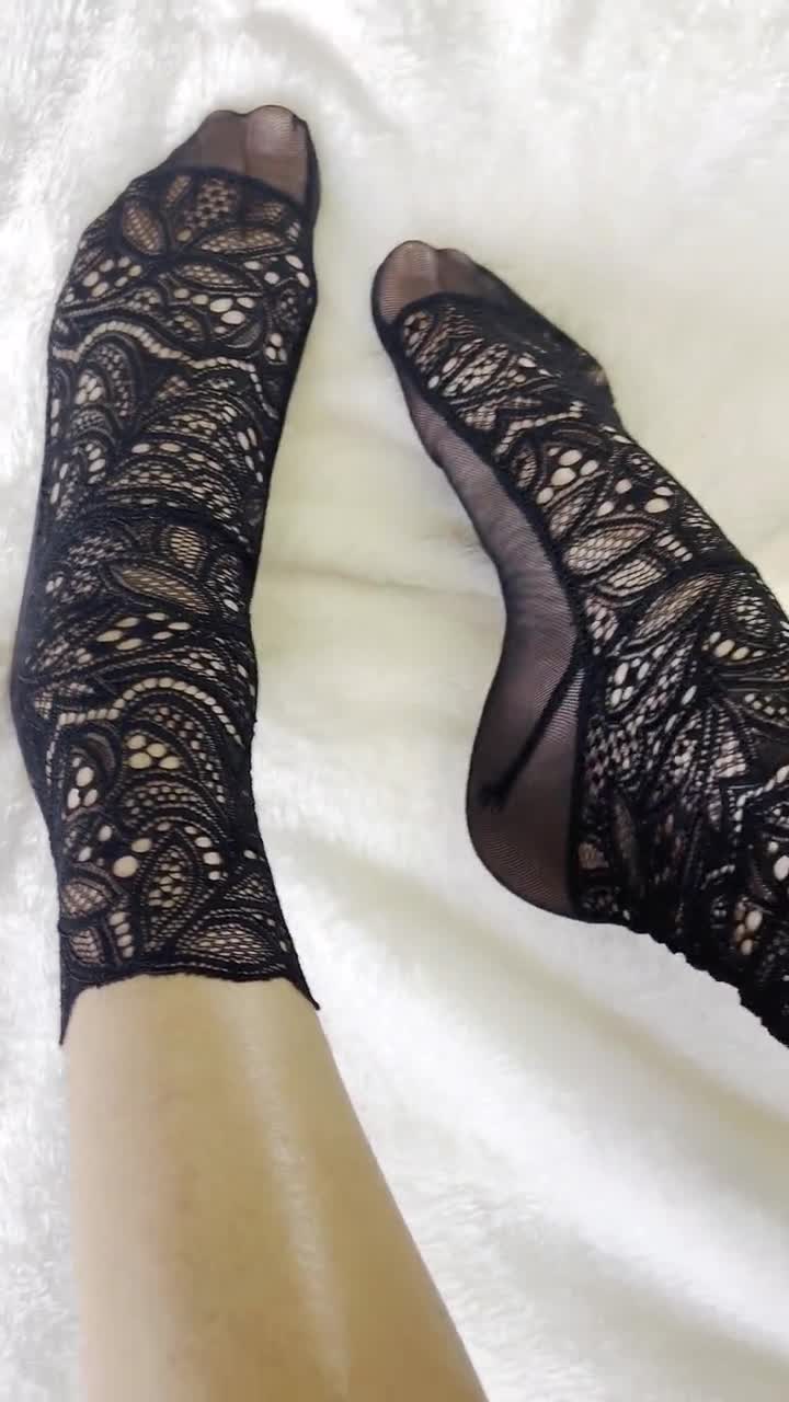Ivory Lace and Mesh Thong Toeless Socks – Tatiana's Threads