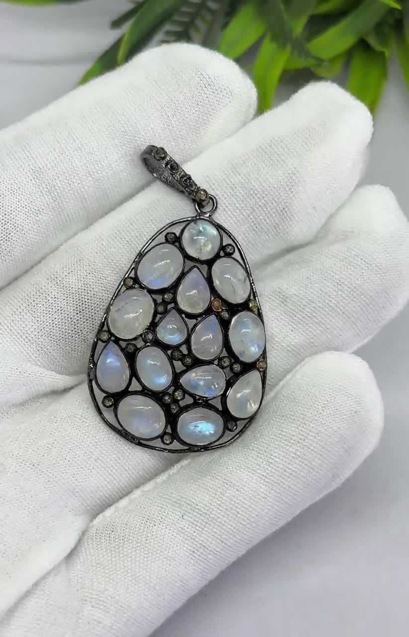 Ciondolo in pietra di luna / Argento Sterling 925 / Pietra preziosa curativa / Regali per lei / Taglio ovale / Gioielli in pietra di luna / Delicato ciondolo RBM-CCP-29. - Italia