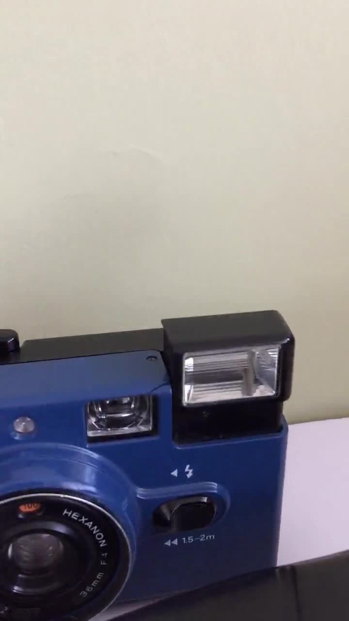 フィルムカメラ Konica POP ブルー RARE BLUE Konica POP 35mm Film Point & Shoot Camera Vintage