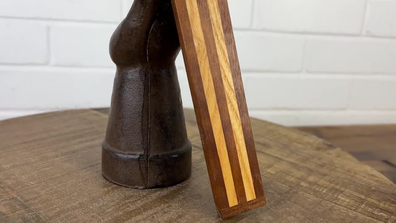 Cruz de madera de olivo de 6 pies (borde ondulado), un diseño simple. Ideal  para colgar en la pared, cruz de confirmación, cualquier regalo religioso