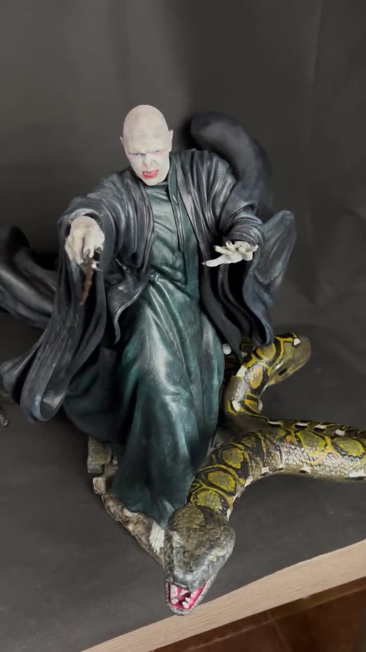 Figura In Vinile Handmade By Robots Di Lord Voldemort A Grandezza Naturale - Collezionismo Harry Potter