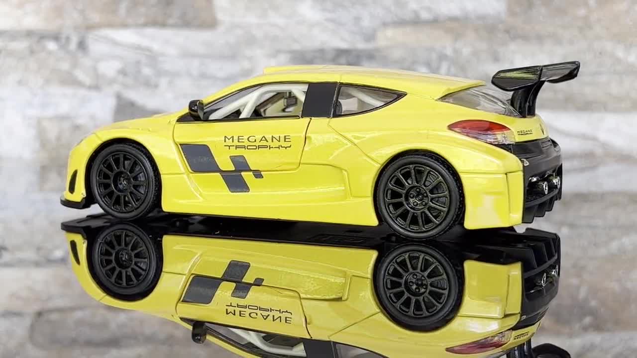 Miniature Voiture Norev Renault Mégane Sport Trophy 2009 - Échelle 1/60-1/64 - Métal - Occasion