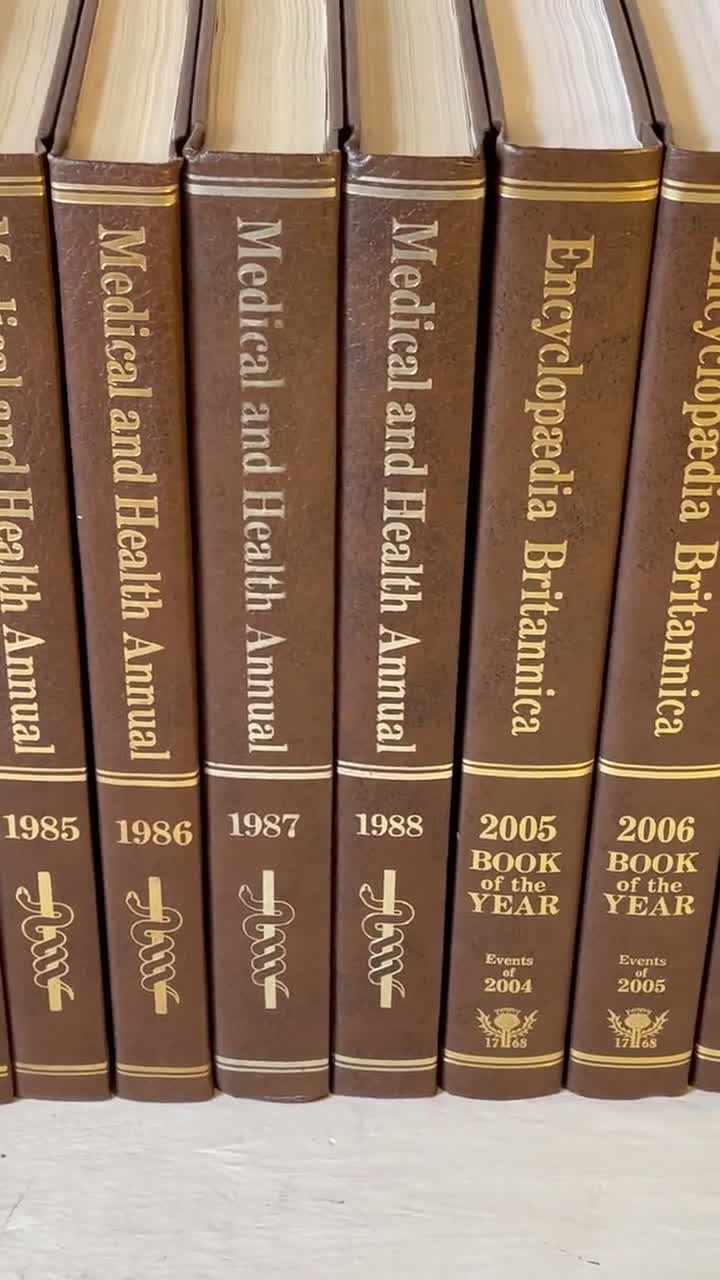 1984+1986-1987 ENCYCLOPEDIA selling BRITANNICA - MEDICAL AND HEALTH ANNUAL VOLUMES