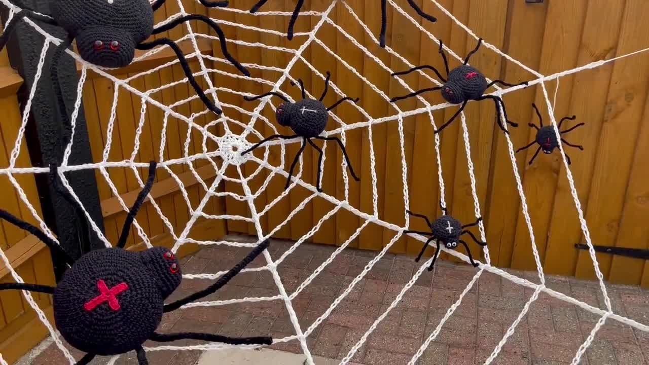 Crochet Pattern: Giant Spider Web & Spiders Halloween Outdoor