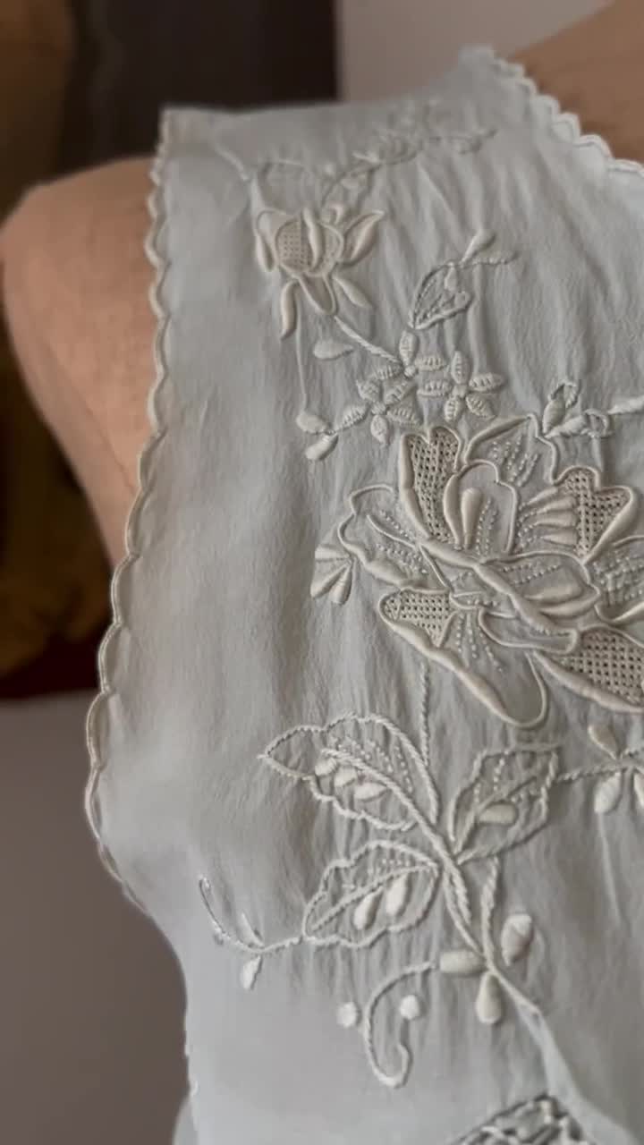 Chiffonさま　専用！ Vintage Sage Green Hand Embroidered Long Silk Nightgown - Etsy