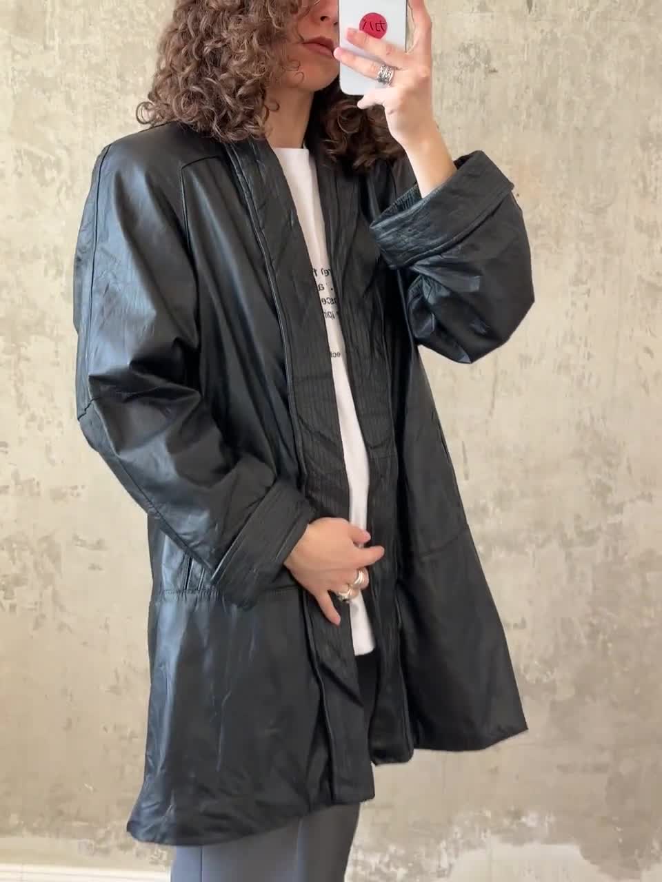 ジャケット・アウター 90s vintage short leather jacket black Women's 90's Distressed Short Body Classic Black Cropped