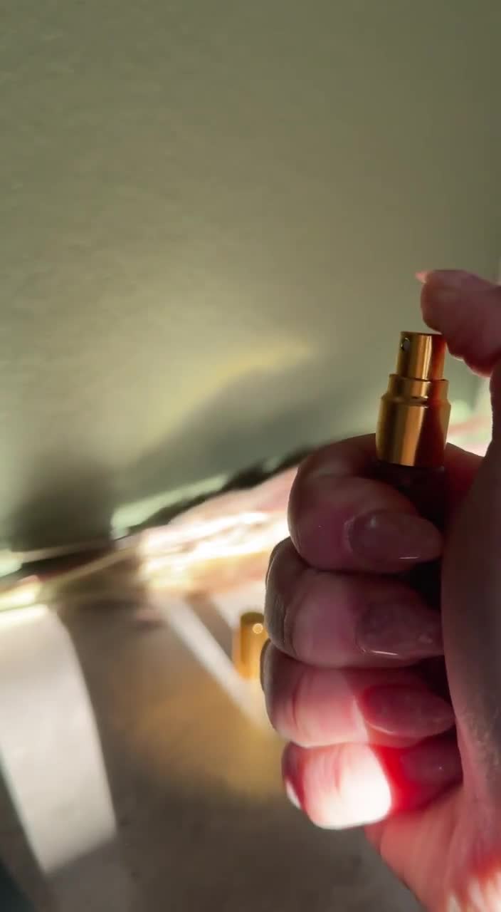 Vanilla Aura Perfume Sample • Maison Asrar Fragrance • Caramel Chocolate • Warm Tonka Vanilla video poster