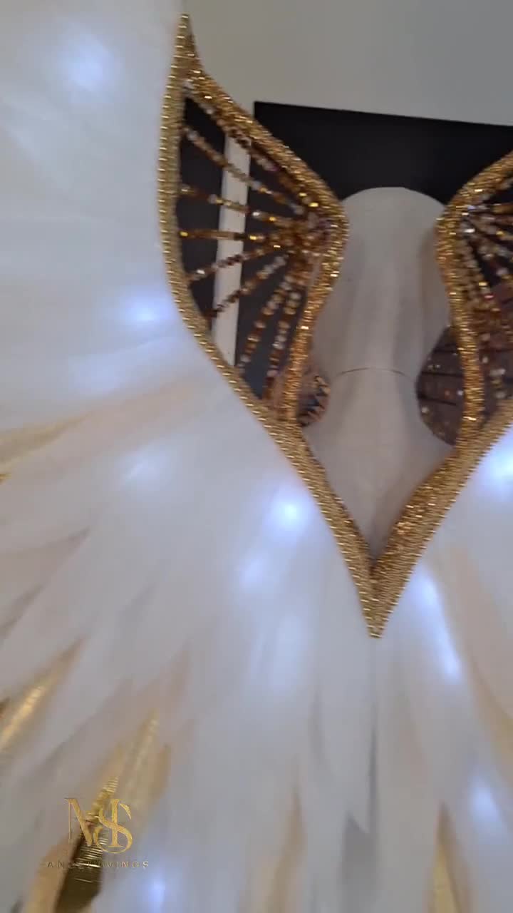 大型LEDエンジェルウィングコスチューム - 光る白と金の羽根の羽、光る