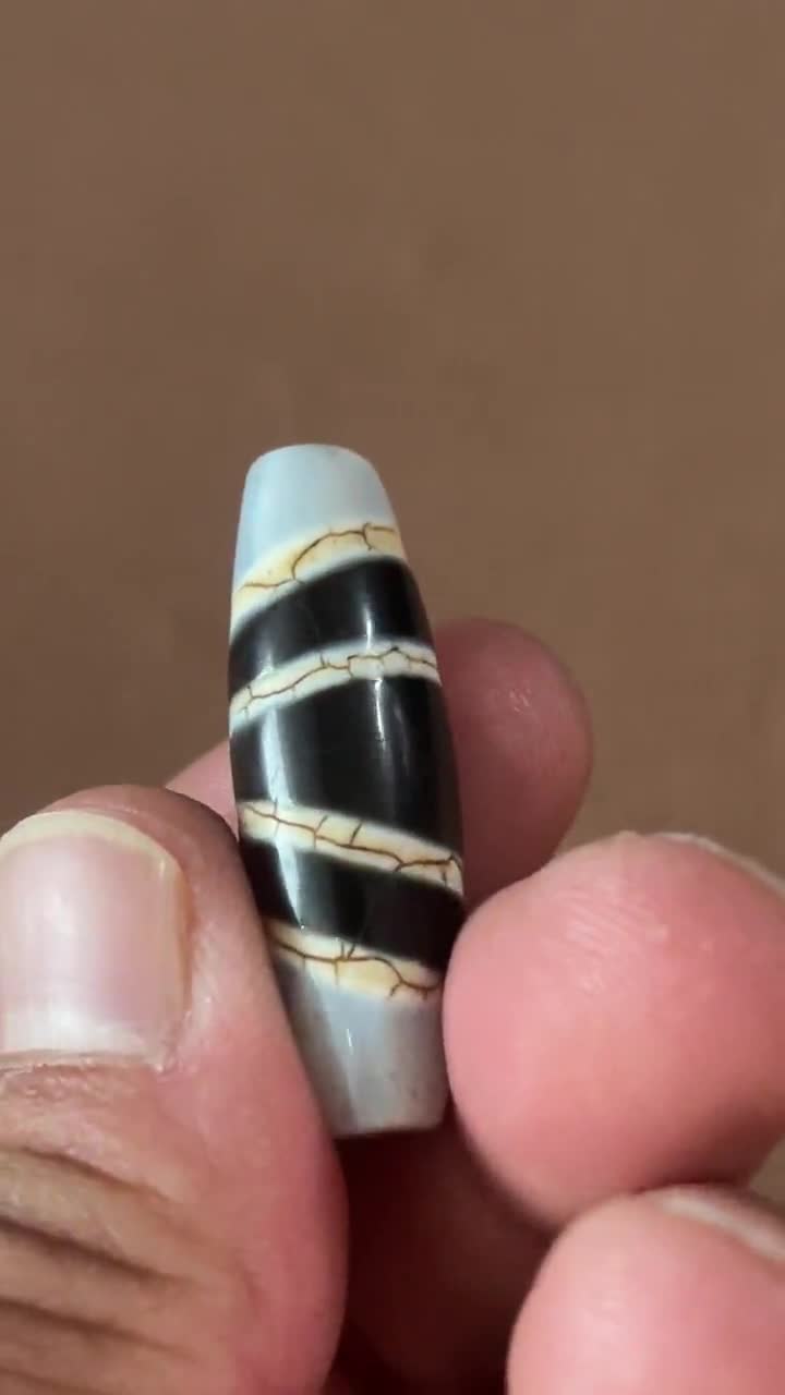 Ancient Tibetan Chong Dzi Stone & Authentiz Collectible Dzi Bead