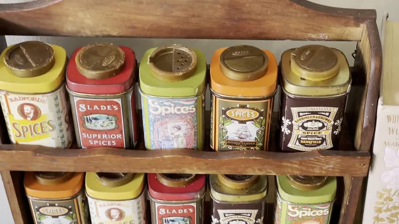 ヴィンテージスパイスラック（スパイス缶付き）、レトロスパイス