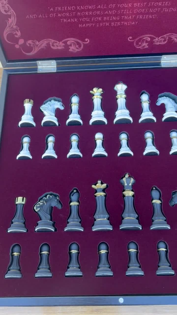 King, chess, sports, game, minimal, 720x1280 wallpaper