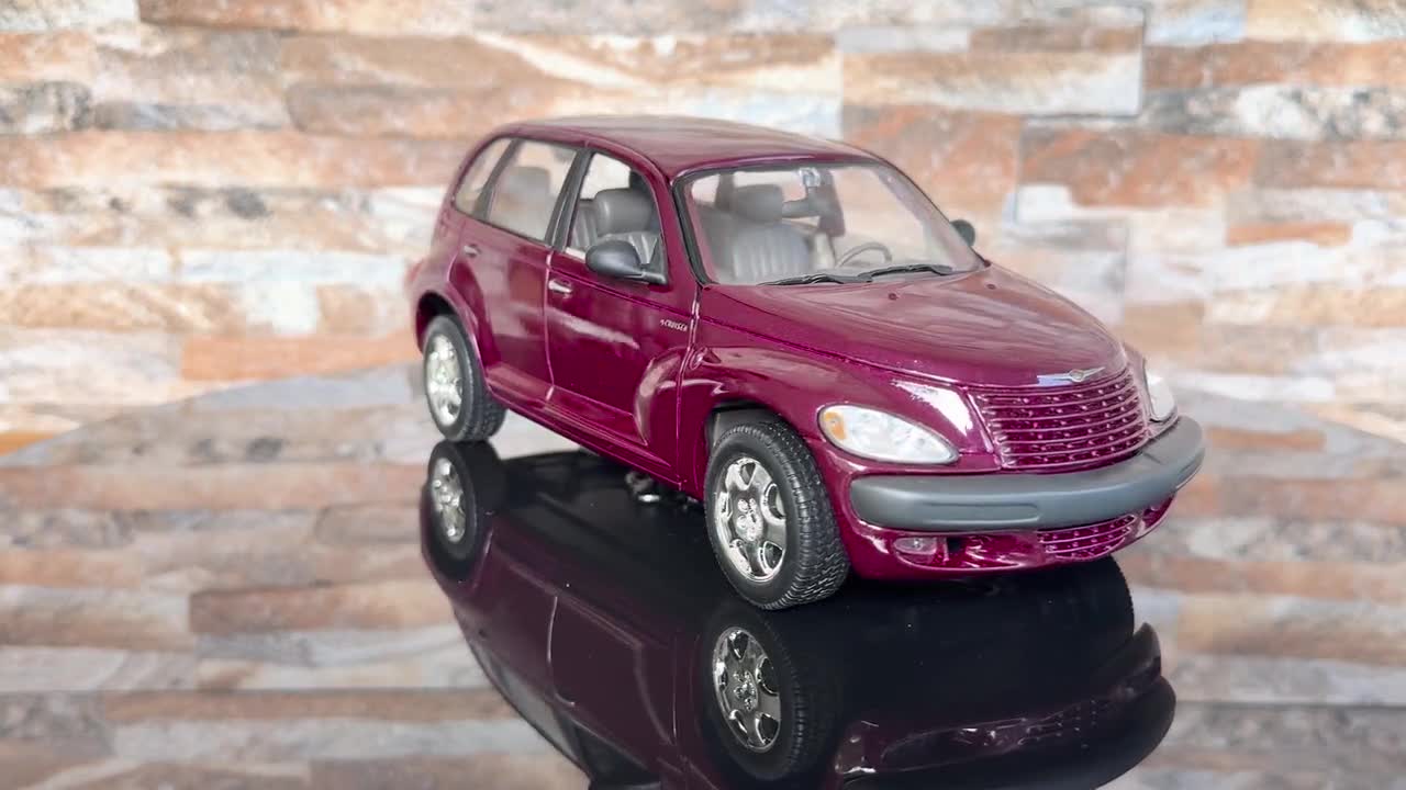 Chrysler PT Cruiser | 1/18 Diecast Model Car | 1/18 Scale Model