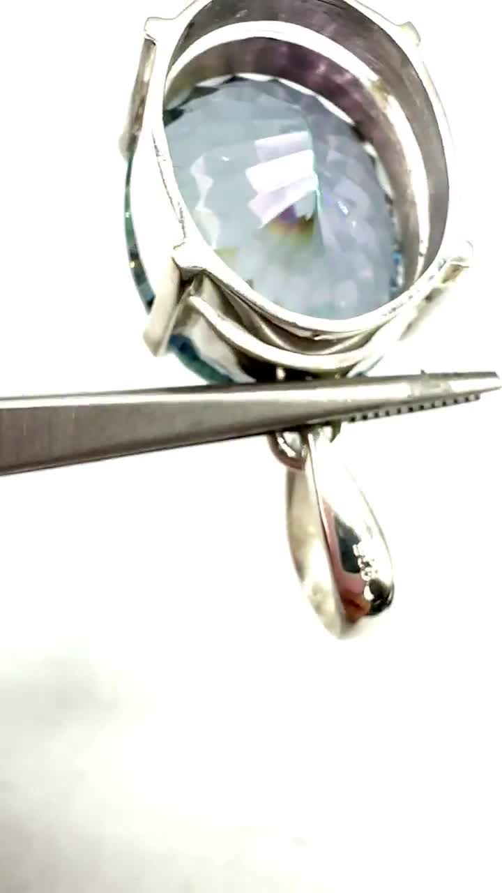 アンダラクリスタルネックレス ファセットレインボーペンダント