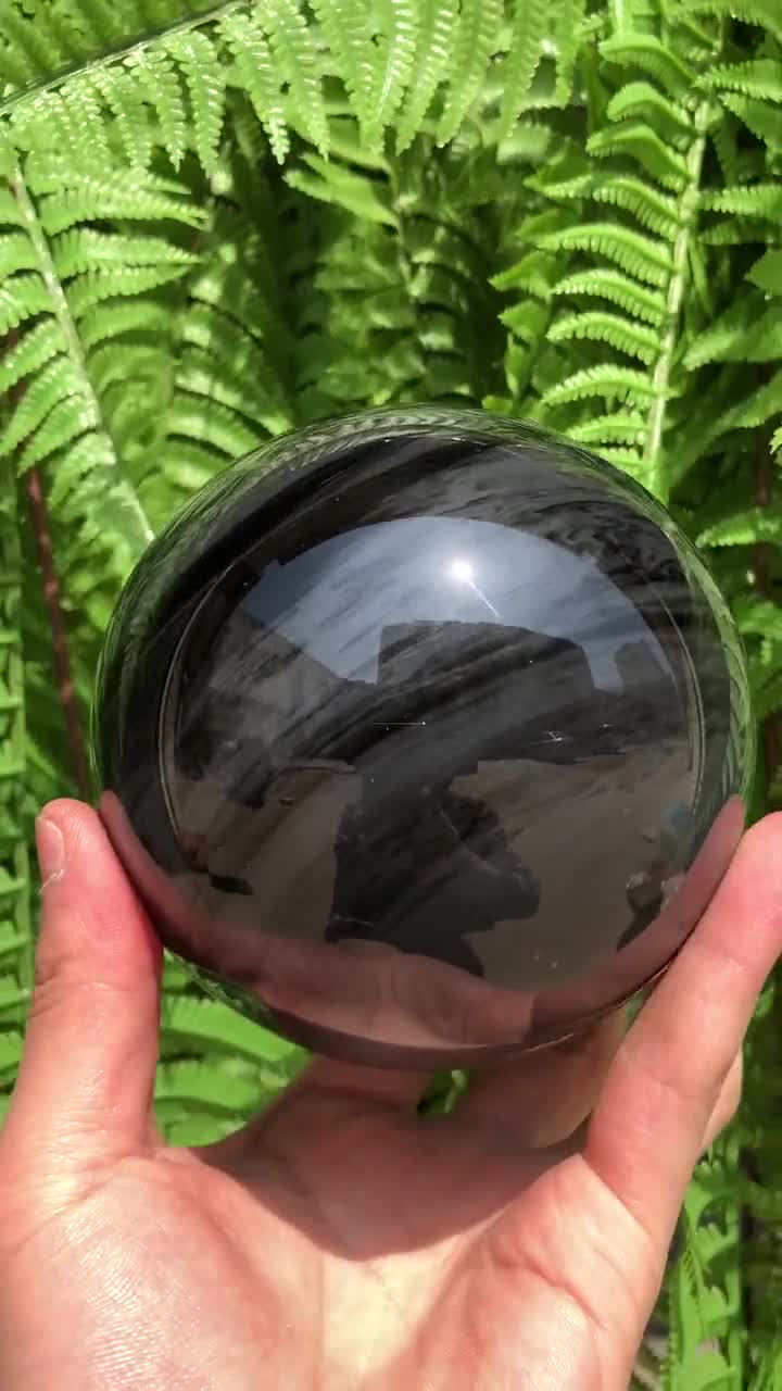 金色に光る-超レア黒曜石 天然最高の透明黒曜石研磨球形/黒曜石ボールストーン/ホワイトタワー