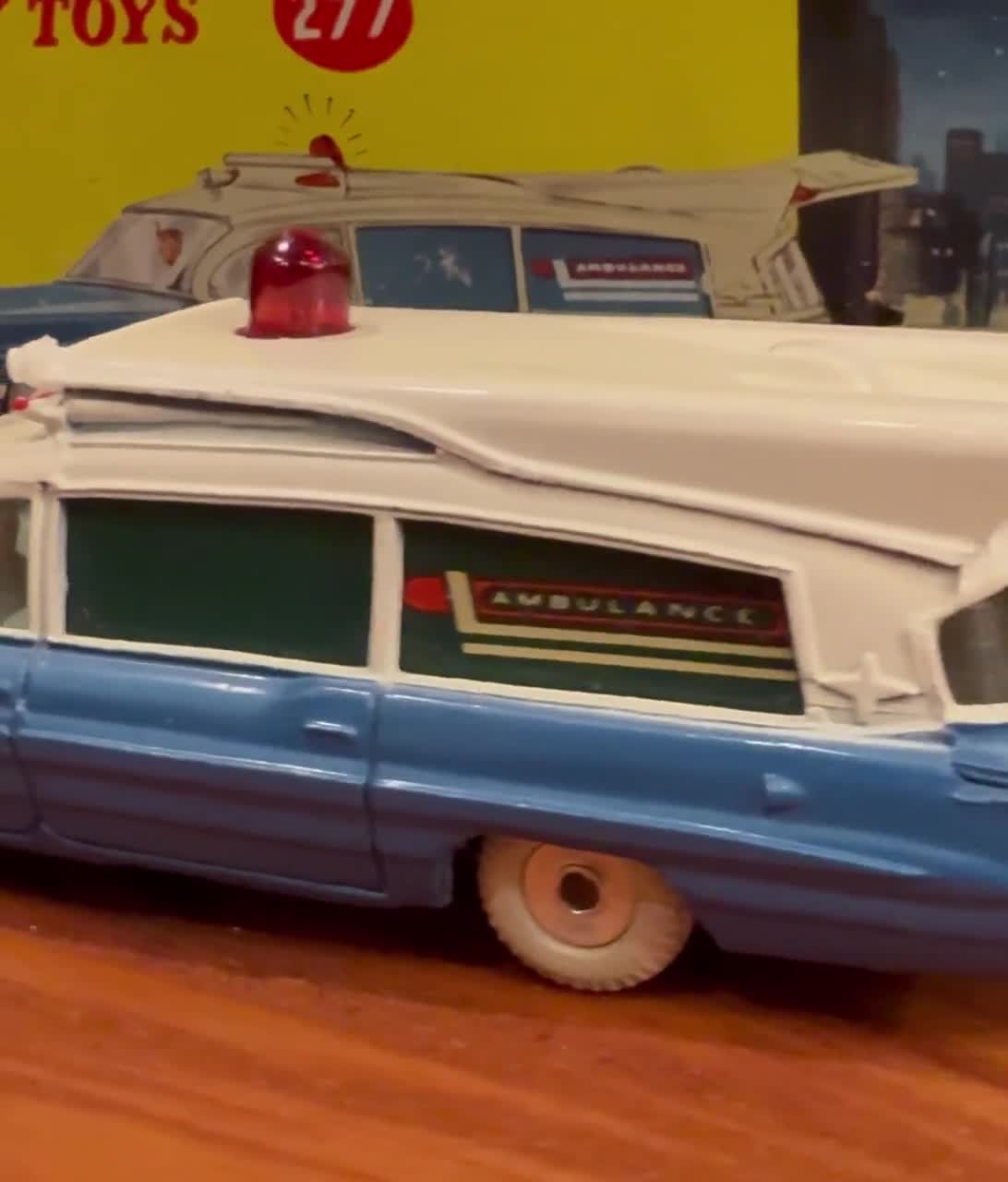 Vintage Dinky Toys #277 Superior Criterion Ambulance With Original