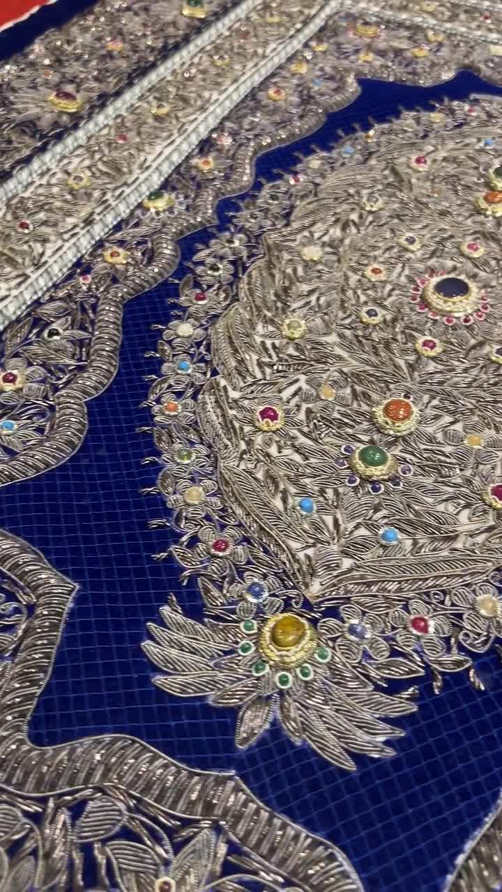 ブルーザルドジ宝石タペストリー | 手刺繍ベルベット壁掛け | 本物の