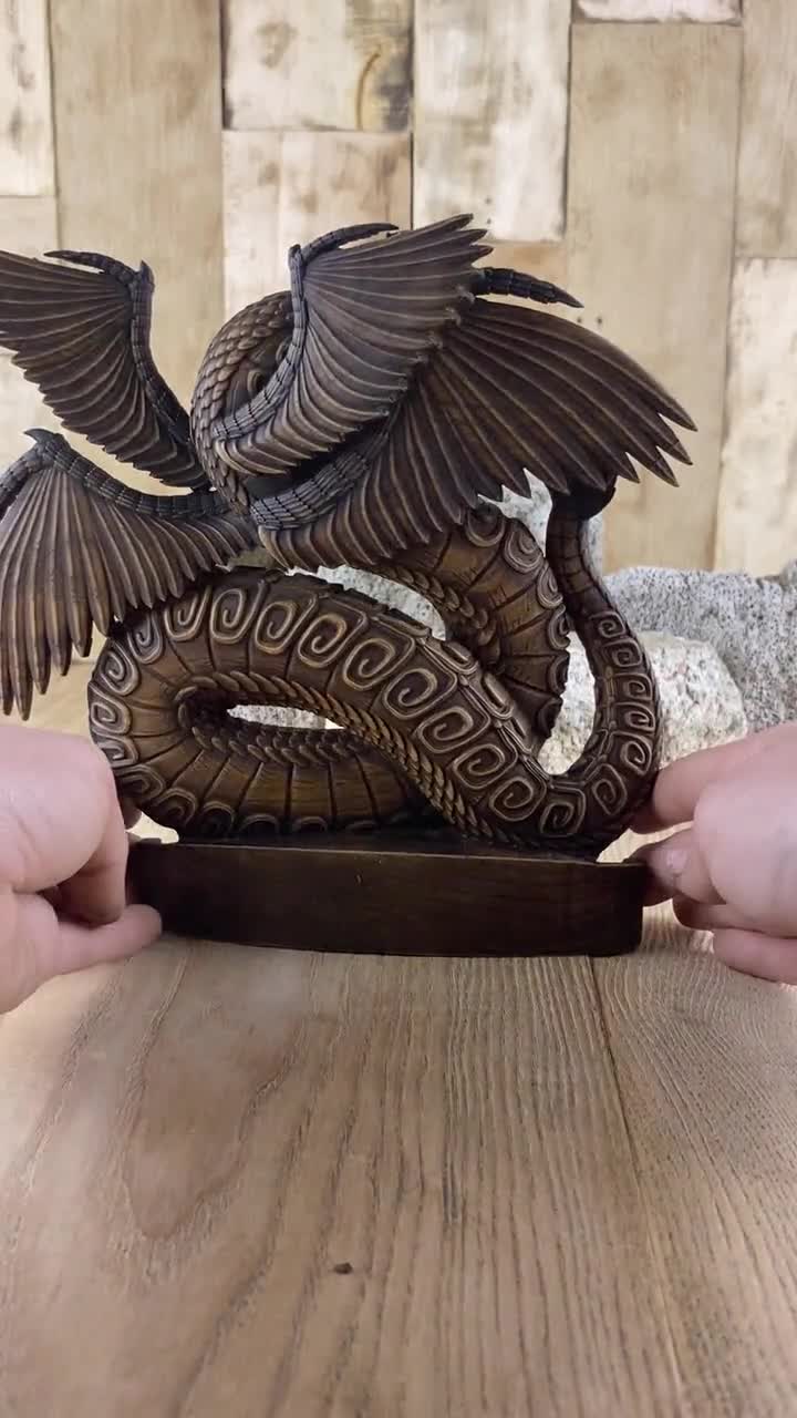 ケツァルコアトル像：マヤ・アステカの木製ドラゴントーテム - Etsy 日本