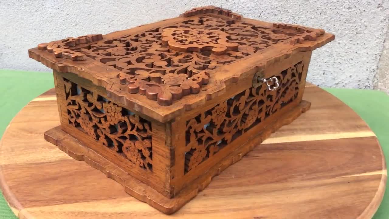 Scatola chapati in legno di Mango con coperchio finitura naturale per uso domest