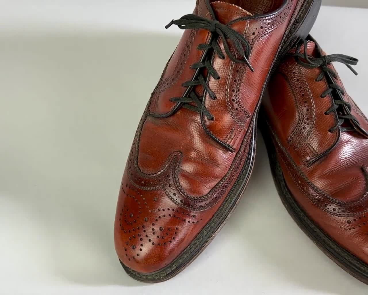 1950s Swell & Stylish Shoes Vintage 50s Honey Brown Leather Gunboat Wingtip  Oxfords With Heavy Broguing by 'british Walkers' Size 13 - Etsy