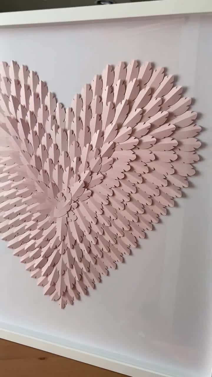 Réplica de Restoration Hardware: Corazón con plumas, arte de pared con  marco acrílico y plumas de papel (marco individual de 24 x 24 pulgadas,  rosa, dorado o plateado), image size:720x1280