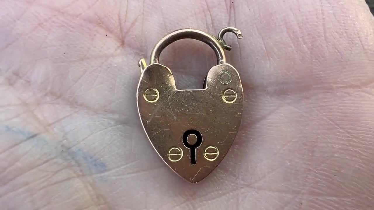 9k Gold Victorian Heart Padlock Charm, Etched Antique Jewelry - Etsy