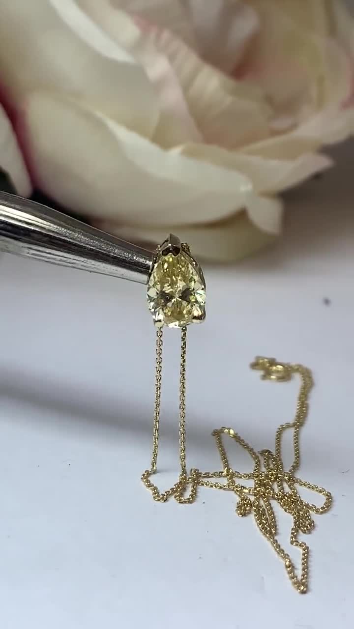 Aeroplane Pear Round Diamond Pendant – Solitaire Jewels