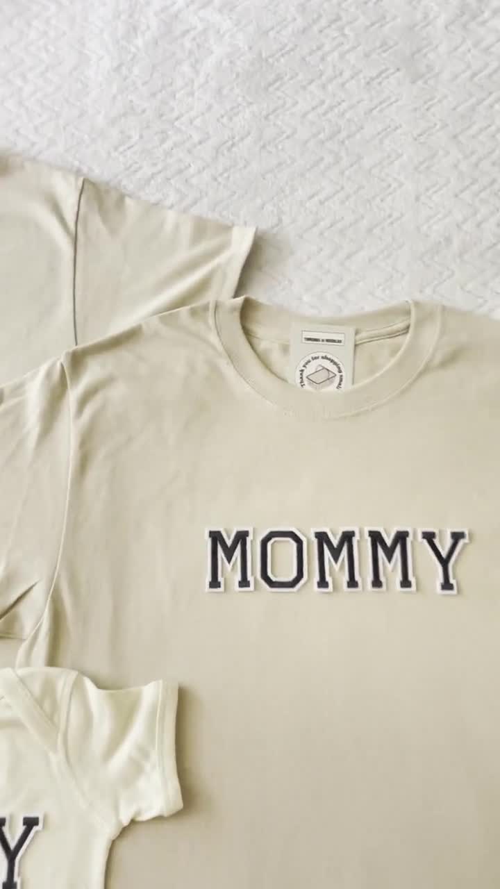  Regalos personalizados de anuncio de embarazo para ideas de  revelación de bebés familiares, Blanco : Ropa, Zapatos y Joyería
