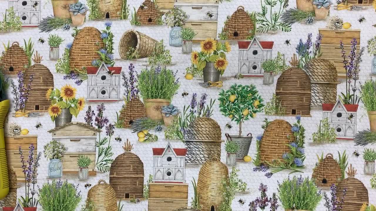 Buy Everyday Favorites Honey Beehive Fabric // Robert Kaufman AMKD