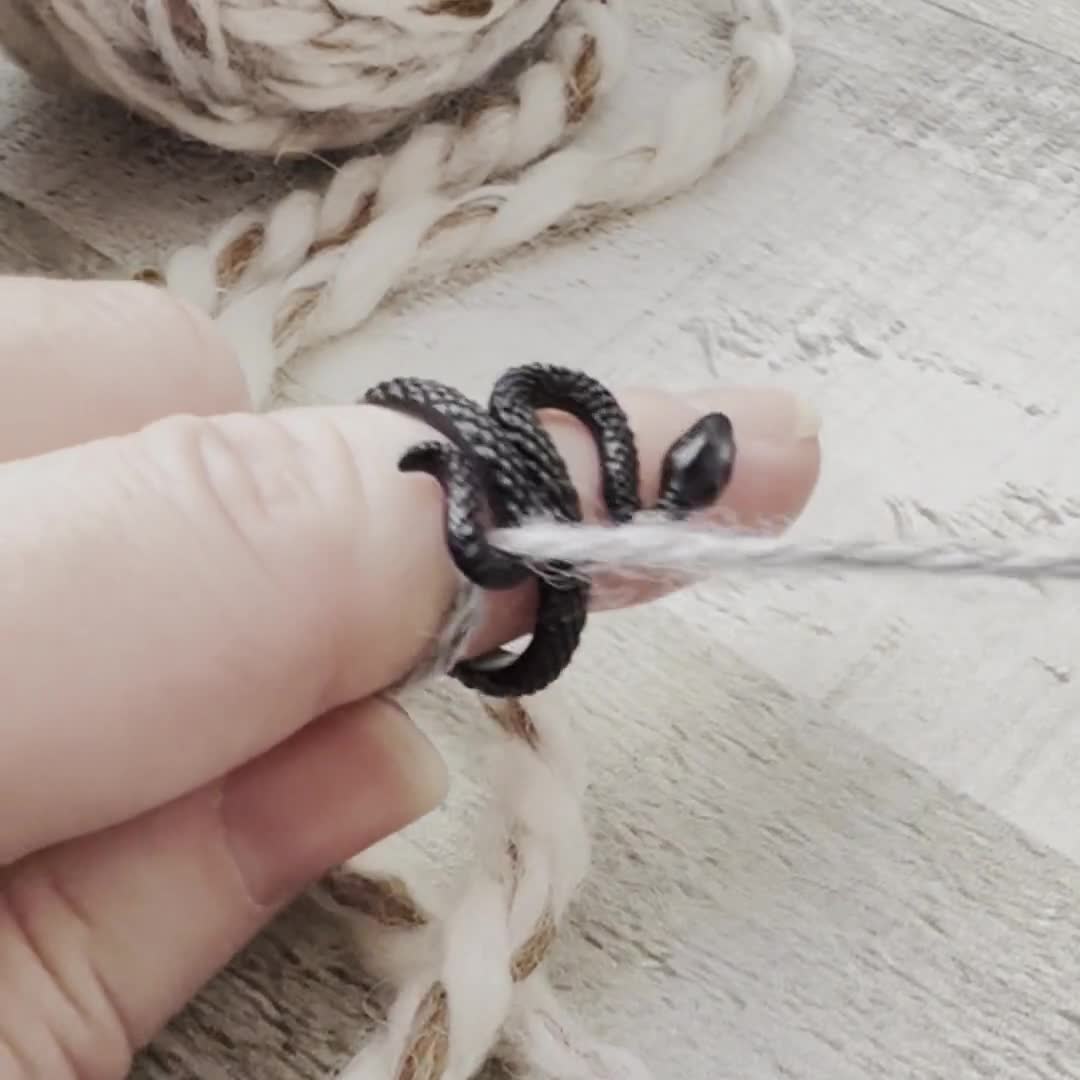 Multi Style Alloy Knitting Ring Adjustable Crochet Loop Finger