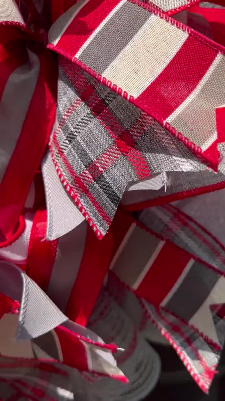 Ohio State Themed Wreath video poster