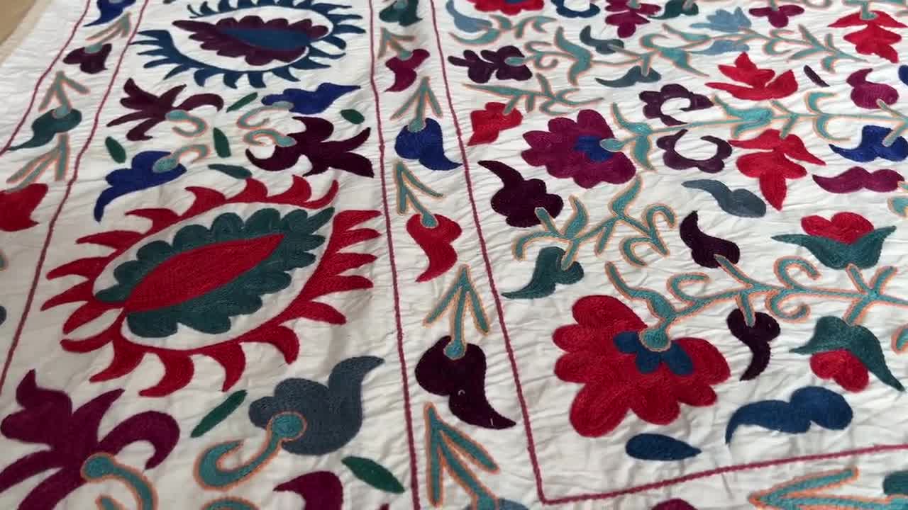 ヴィンテージ スザニ 刺繍入りベッドカバー、壁掛け、テーブルクロス