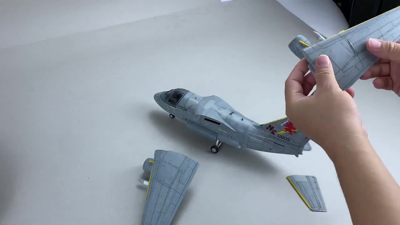 Pre-order US Navy S-3 A/B Viking 1:48 (built and Painted by