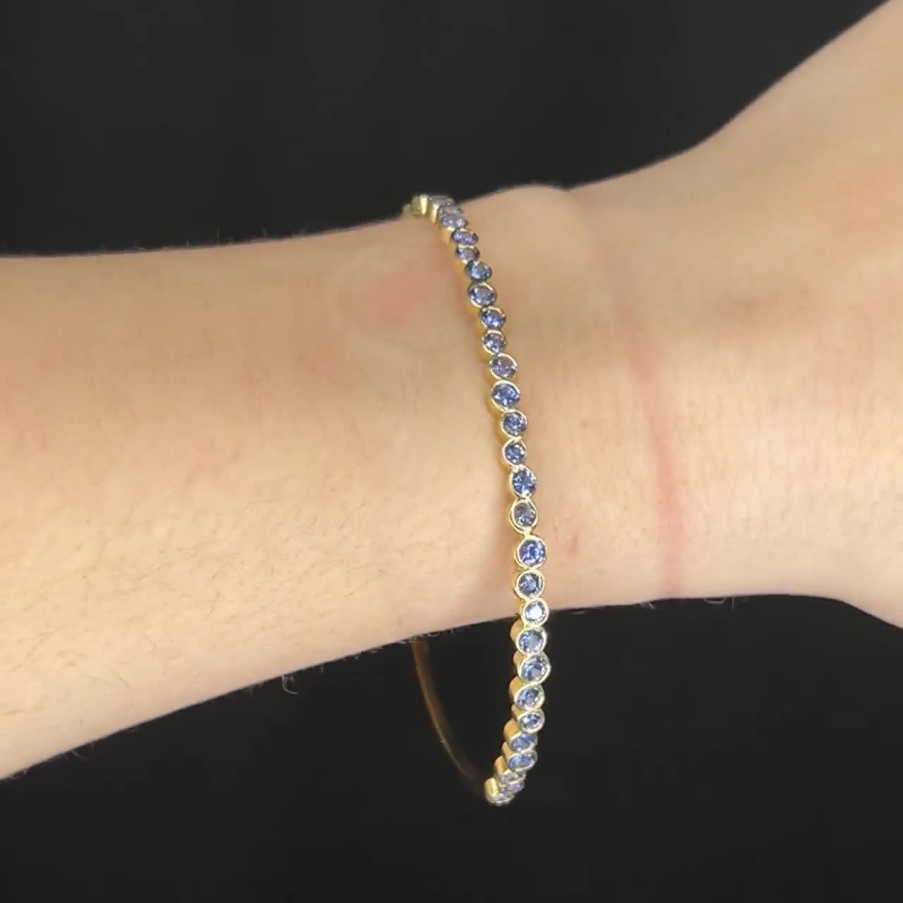 3.58 ラウンドカット サファイア バングル ブレスレット 18K