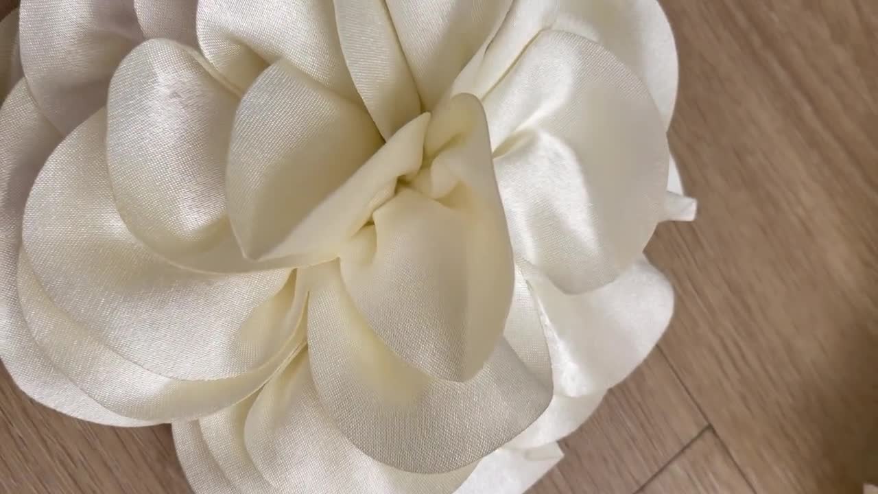 Gyn&Joy Floral Leaf Cubic Zirconia Brooch - Gold Tone Wedding & Special Occasion Jewelry