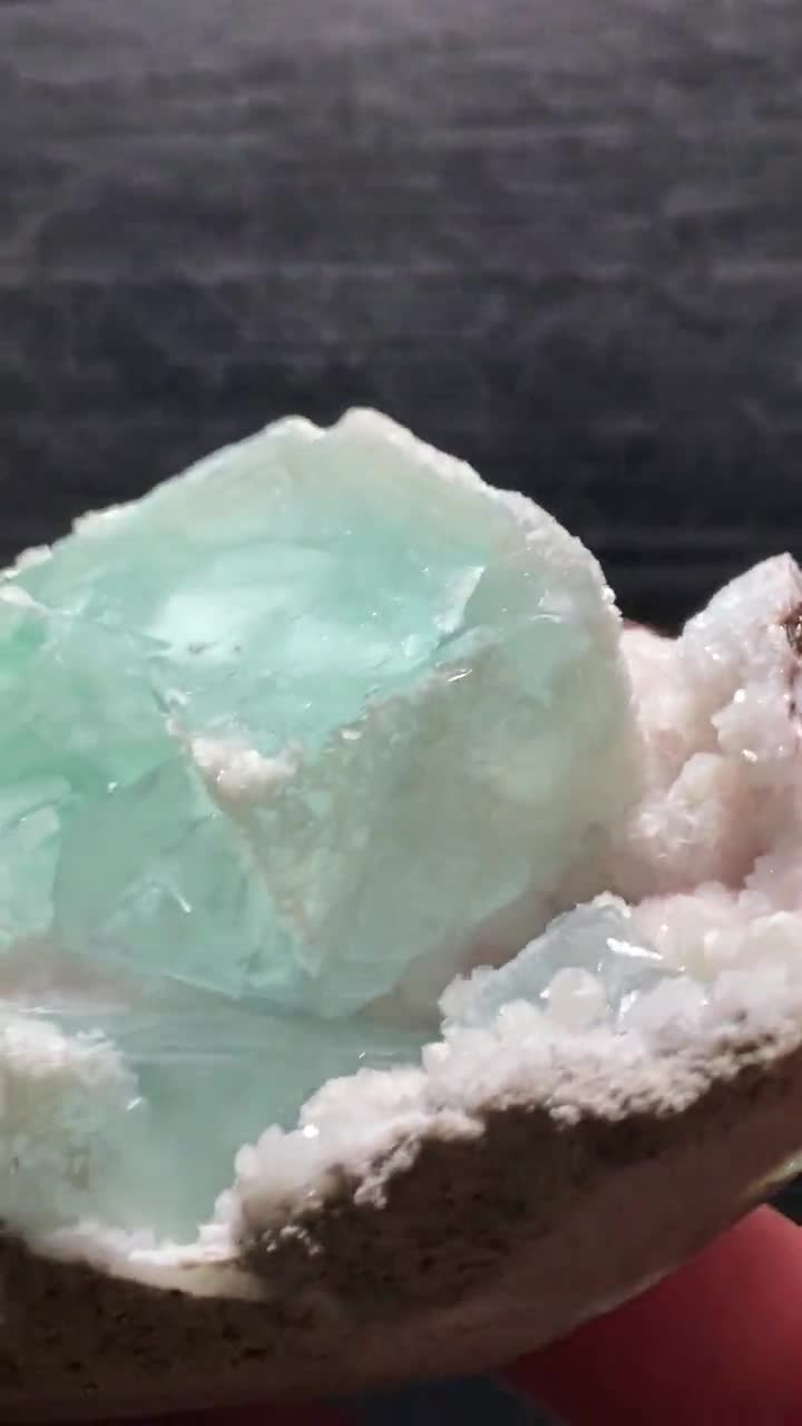 緑色蛍石とドゥルージー方解石結晶 – 鉱物標本 - Etsy 日本